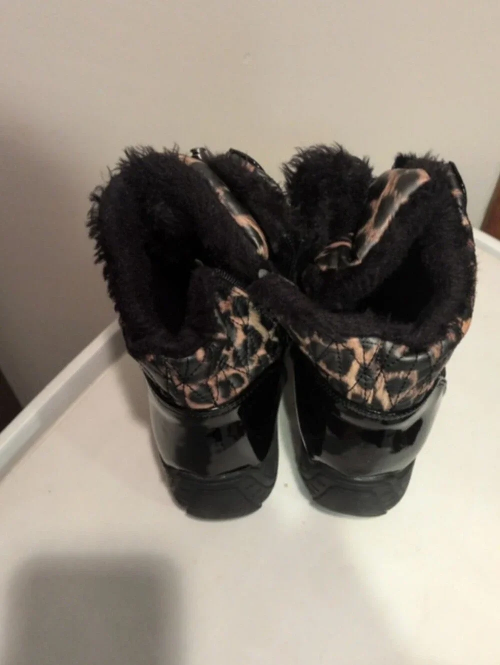 Quilted Leopard-Print Faux Fur Lace-Up Ankle Boots - Size 8.5 Wide